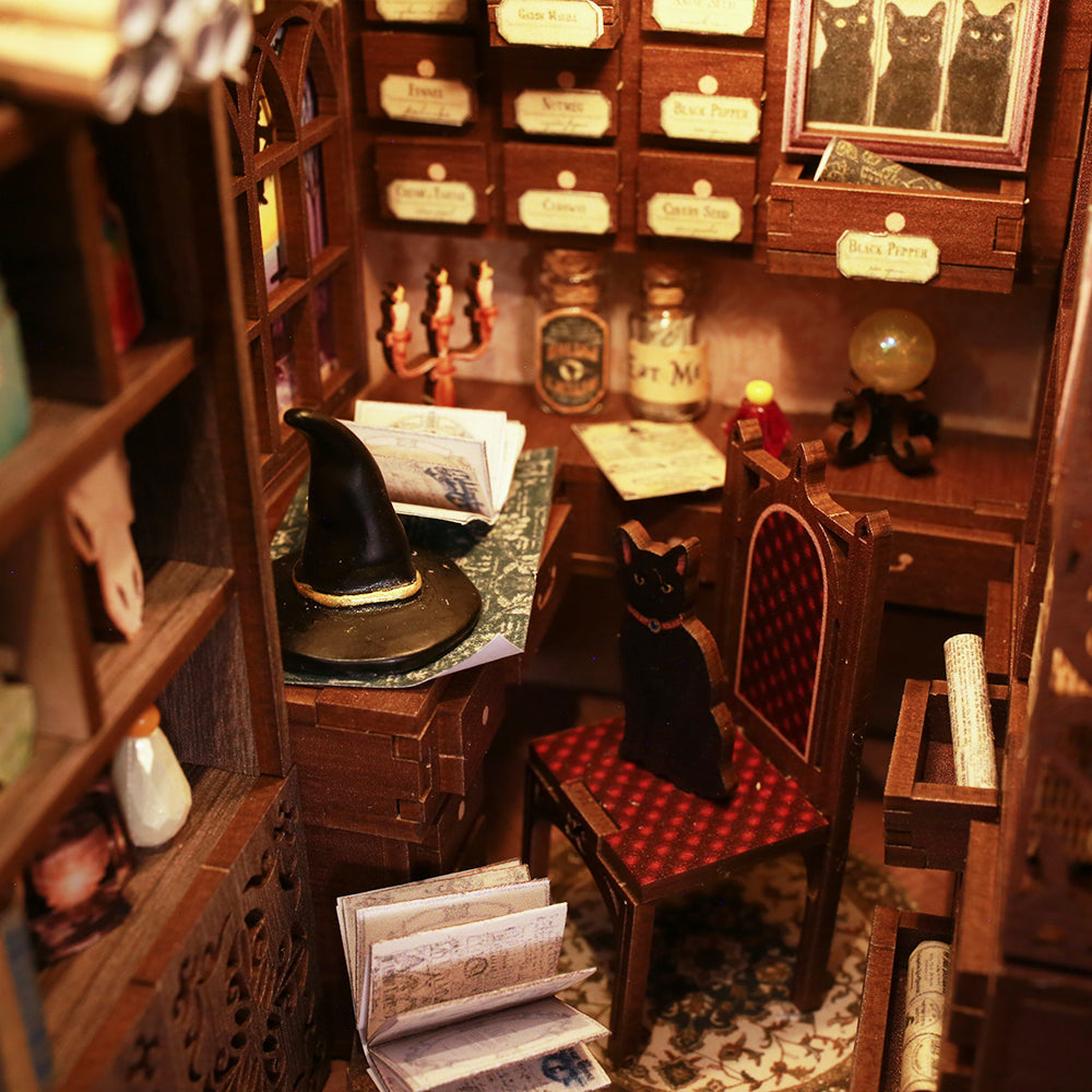 Lysliv DIY Book Nook Kit | Magic Pharmacist