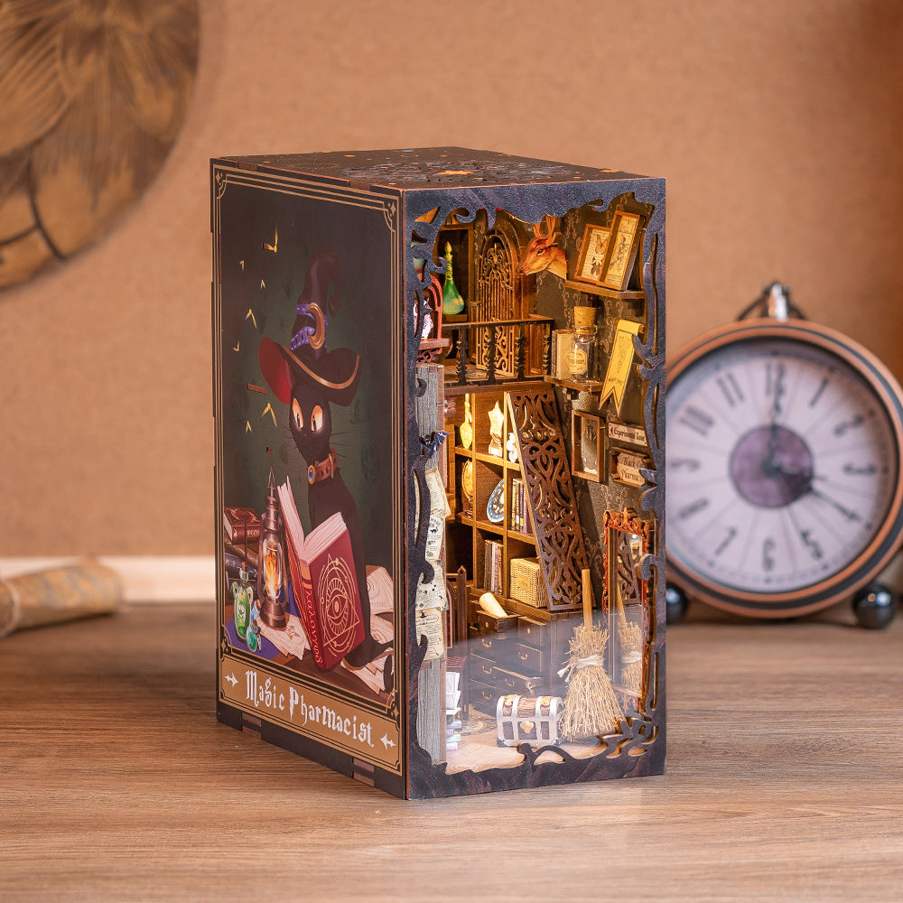 Lysliv DIY Book Nook Kit | Magic Pharmacist