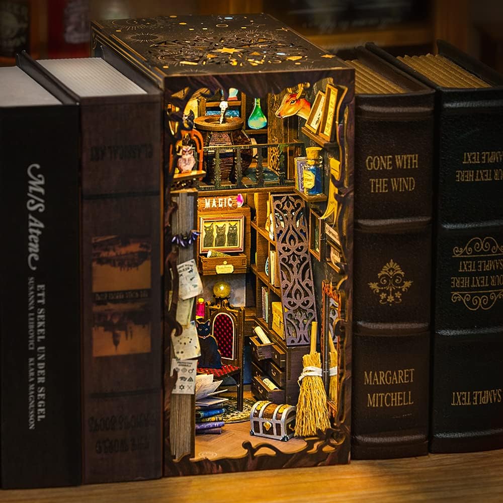 Lysliv DIY Book Nook Kit | Magic Pharmacist
